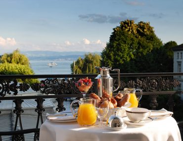 Pressefoto Baur au Lac - Hotel Blick auf den See in Zürich