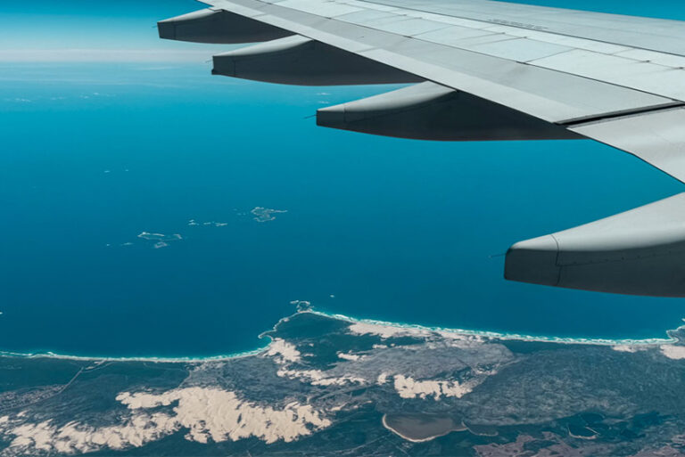 iVisa Erfahrung: Australien-Visum einfach beantragen Flug Blick auf Australien mit iVisa Erfahrung